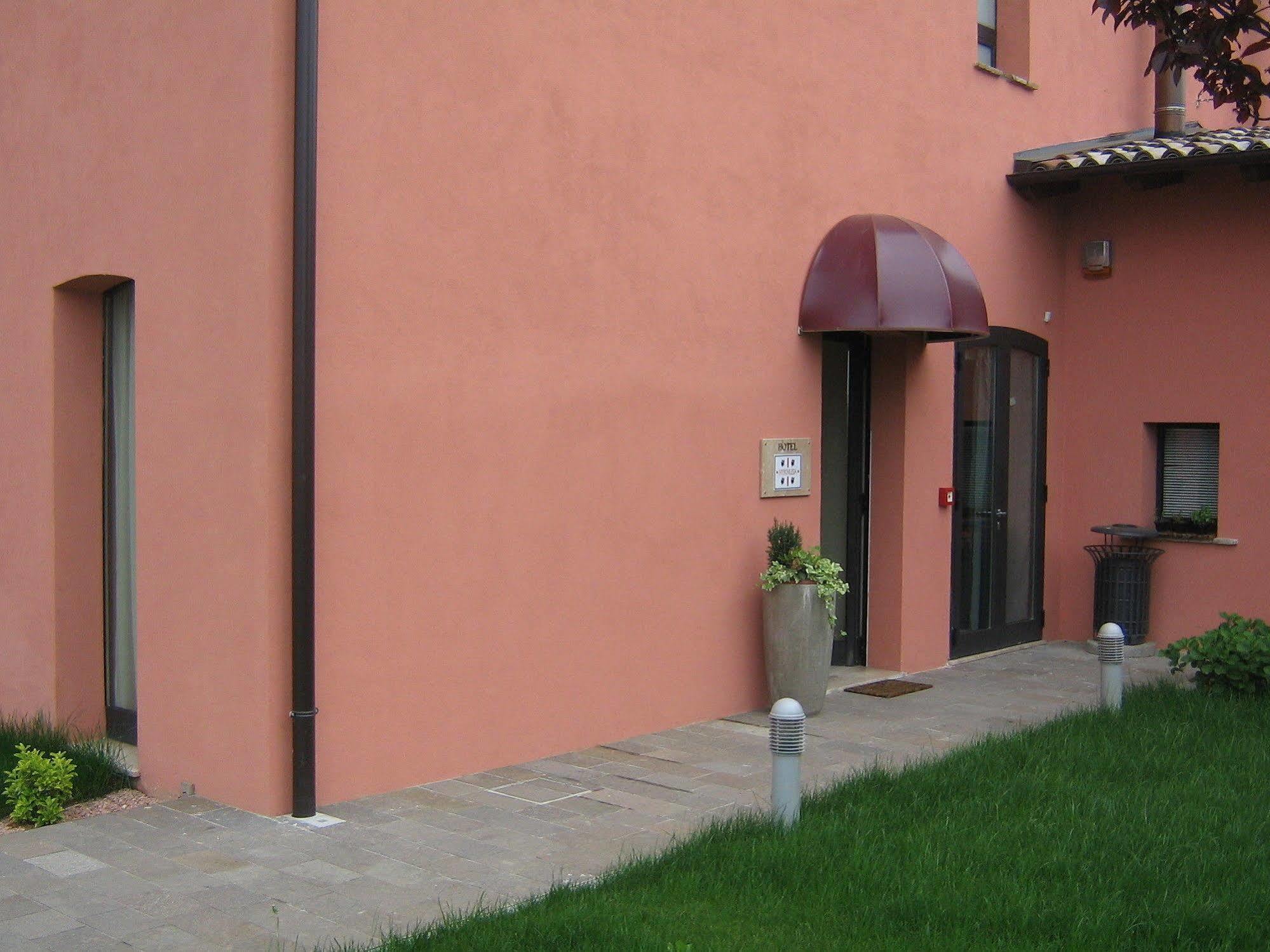 Hotel Hyknusa Reggio Emilia Exterior photo